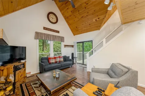 43 Kiwi Lane Sapphire NC 28774