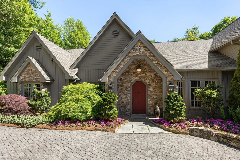 54 Pine Point Highlands NC 28741