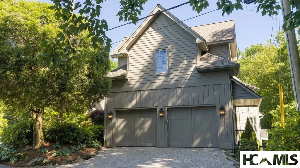 54 Pine Point Highlands NC 28741