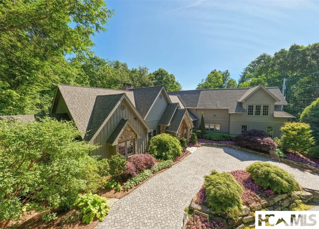 54 Pine Point Highlands NC 28741