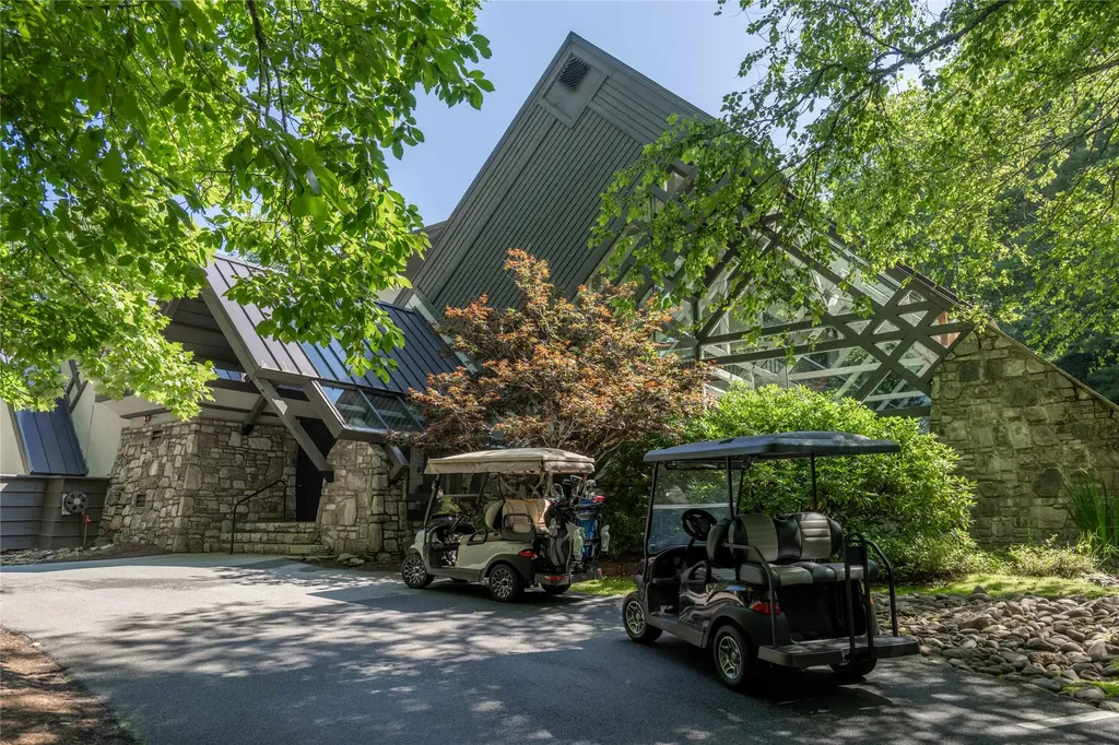 54 Pine Point Highlands NC 28741
