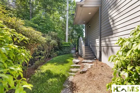 54 Pine Point Highlands NC 28741