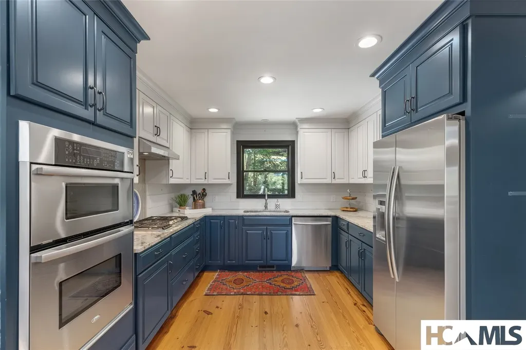 6 Rock Ledge Road Sapphire NC 28774
