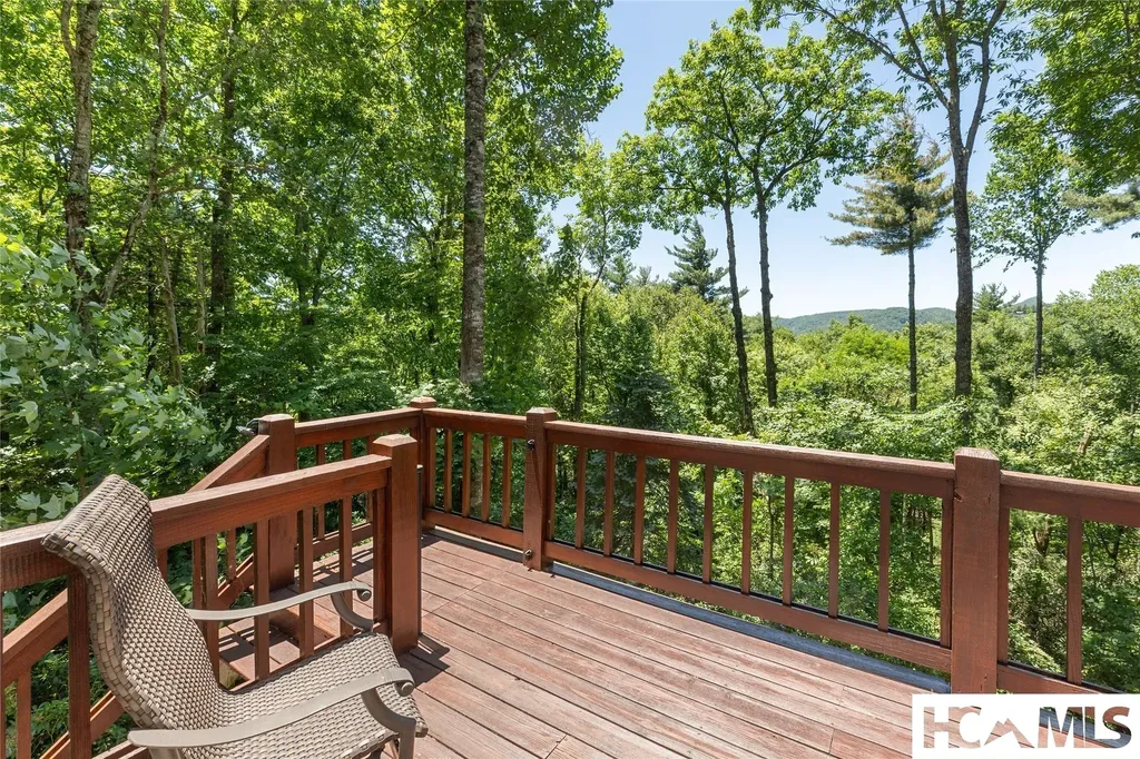 6 Rock Ledge Road Sapphire NC 28774