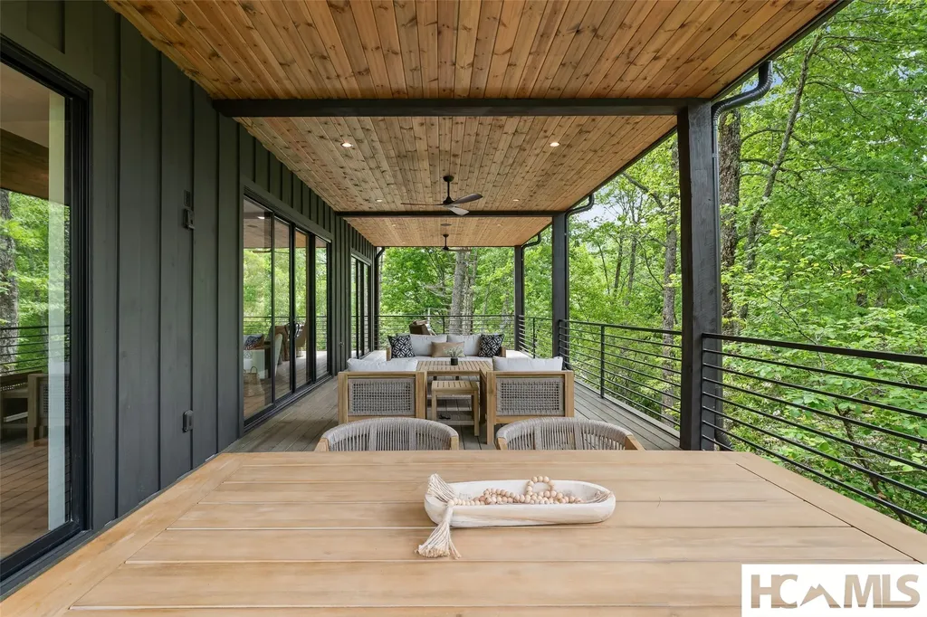 180 Hemlock Circle Highlands NC 28741