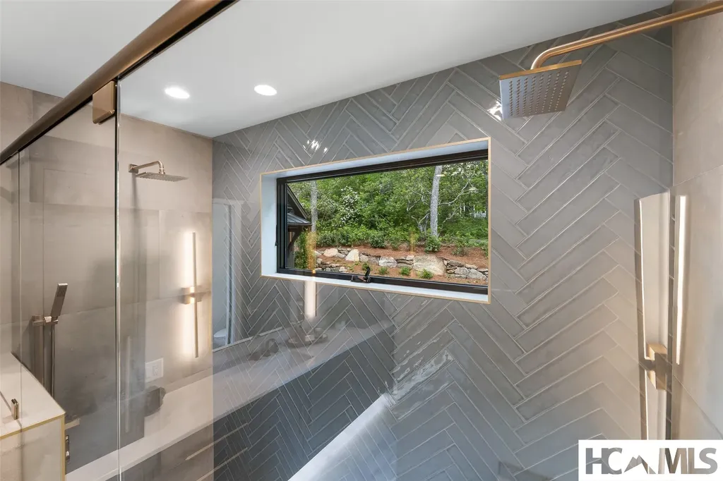 180 Hemlock Circle Highlands NC 28741