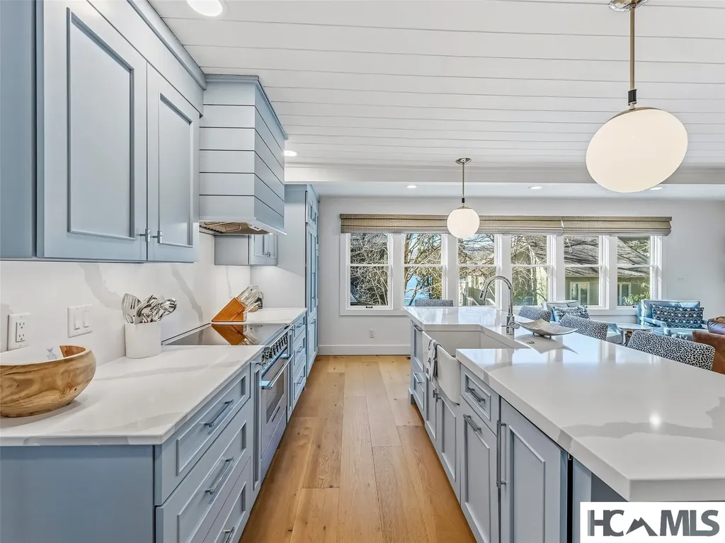 40 Toxaway Landing Drive Lake Toxaway NC 28747