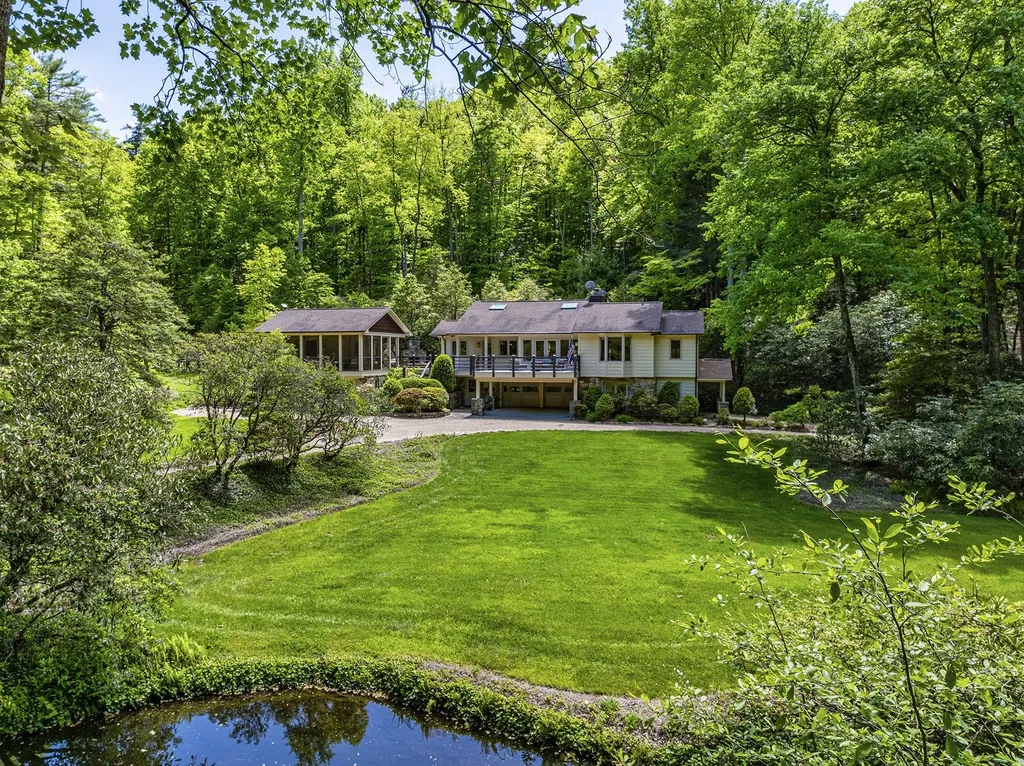 1213 Bull Pen Road Cashiers NC 28717