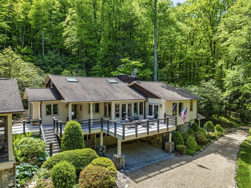 1213 Bull Pen Road Cashiers NC 28717