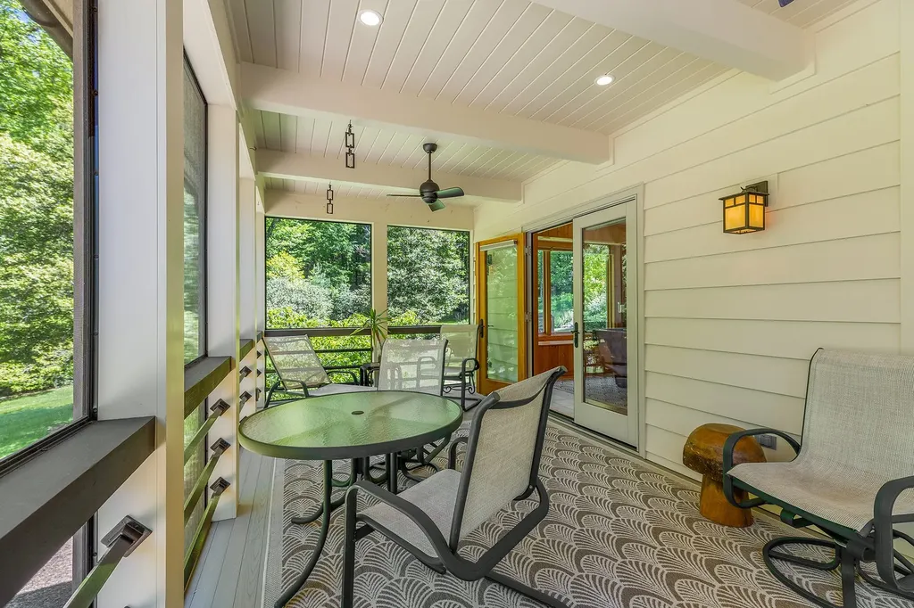 1213 Bull Pen Road Cashiers NC 28717
