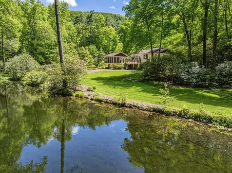 1213 Bull Pen Road Cashiers NC 28717