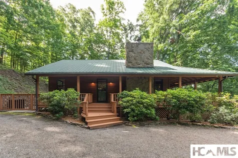 1424 Dowdle Mountain Road Franklin NC 28734