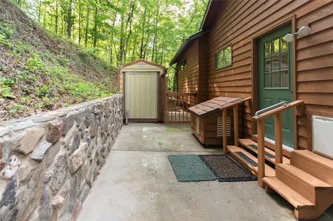 1424 Dowdle Mountain Road Franklin NC 28734