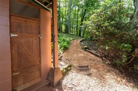 1424 Dowdle Mountain Road Franklin NC 28734