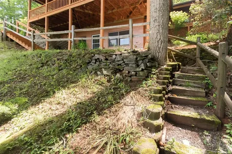 1424 Dowdle Mountain Road Franklin NC 28734