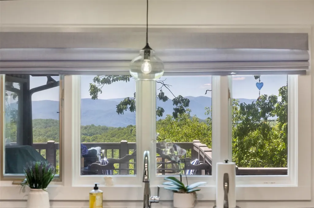 41 Fox Falls Lane Highlands NC 28741