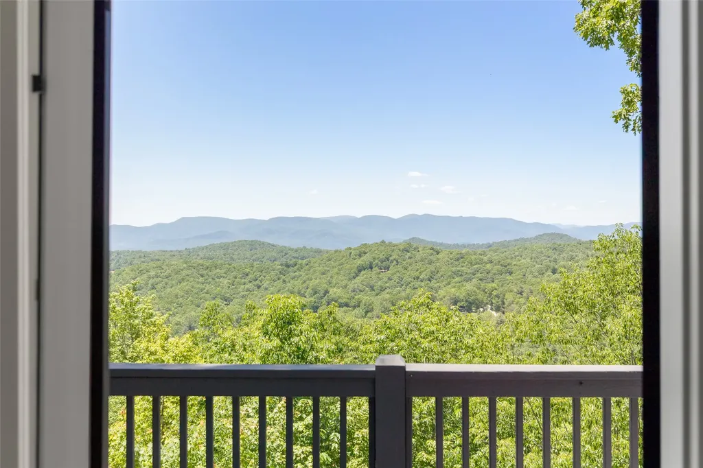41 Fox Falls Lane Highlands NC 28741