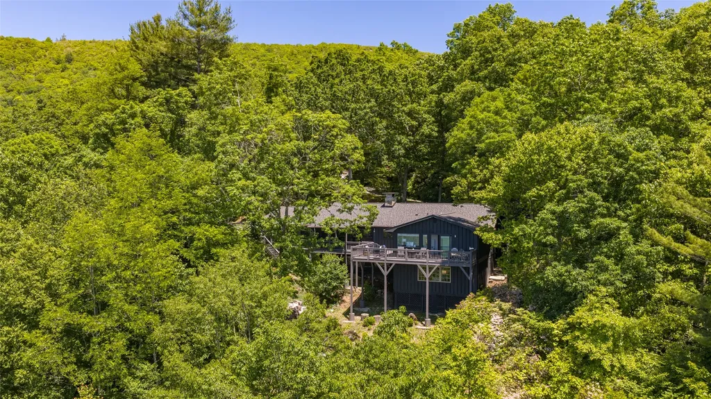 41 Fox Falls Lane Highlands NC 28741