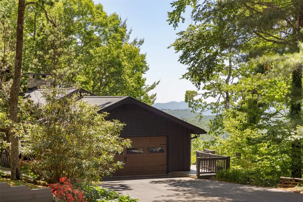 41 Fox Falls Lane Highlands NC 28741