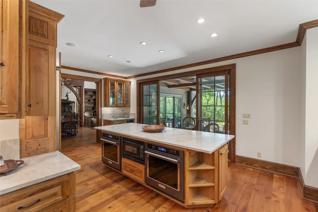 2141 Upper Divide Road Highlands NC 28741