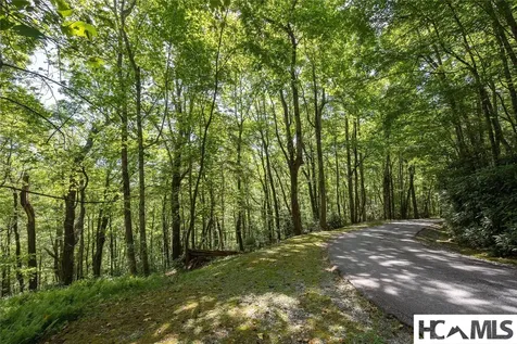 B2B Twin Lakes Drive Cashiers NC 28717