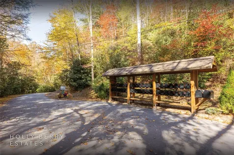 B2B Twin Lakes Drive Cashiers NC 28717