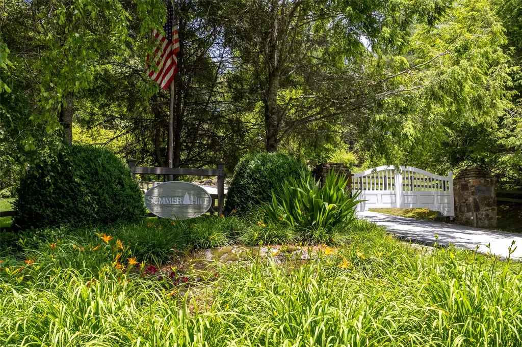 33 Summer Hill Road Cullowhee NC 28723
