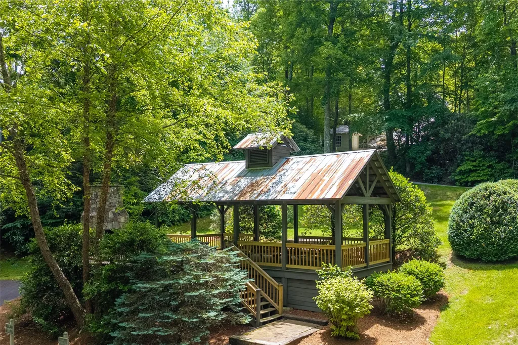 33 Summer Hill Road Cullowhee NC 28723