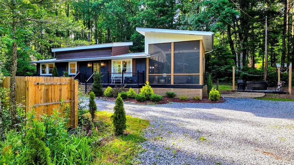 180 Lance Road Cashiers NC 28717