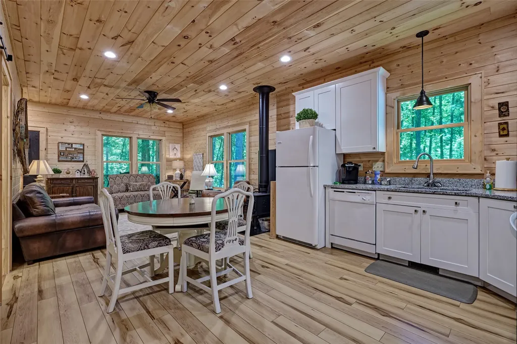 4017 Canada Road Tuckasegee NC 28783