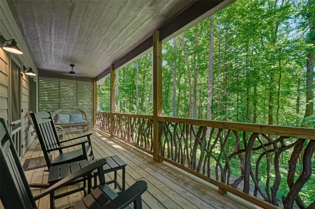 4017 Canada Road Tuckasegee NC 28783