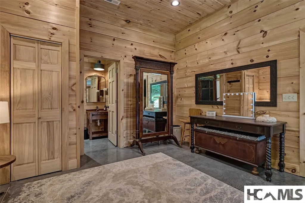 4017 Canada Road Tuckasegee NC 28783