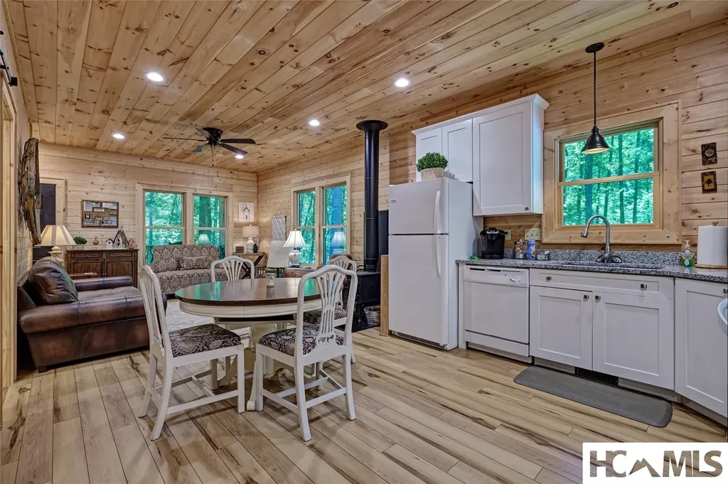 4017 Canada Road Tuckasegee NC 28783