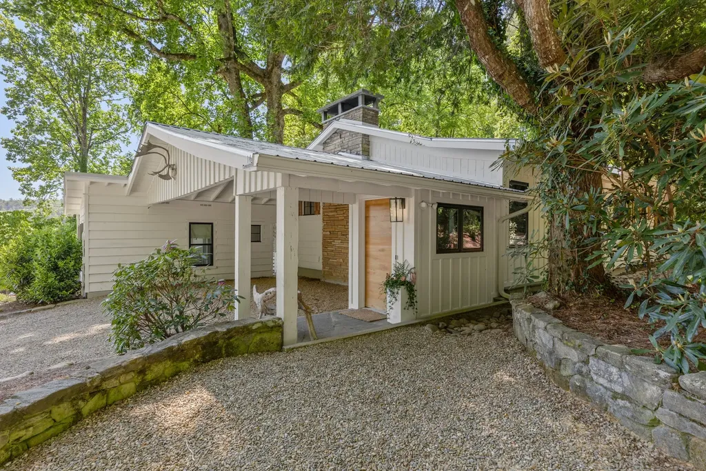 146 Satulah Road Highlands NC 28741