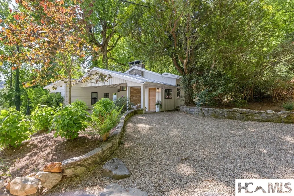 146 Satulah Road Highlands NC 28741