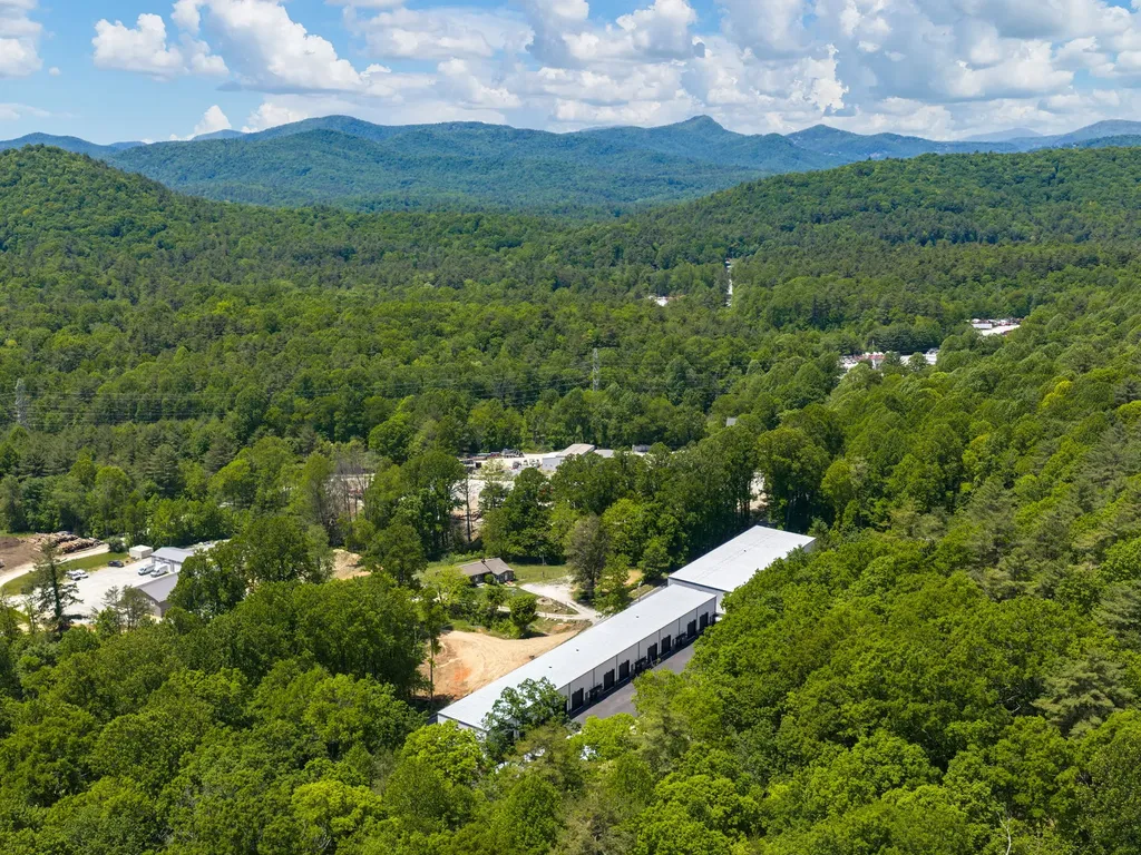 130 Speed Way Lake Toxaway NC 28747
