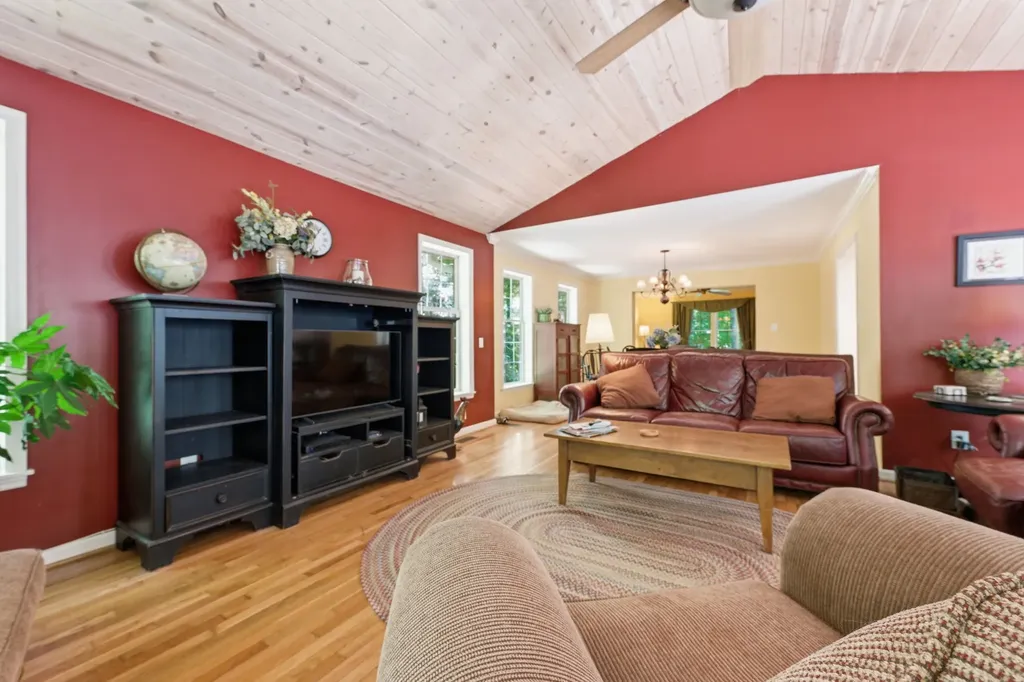 8 Three R Lane Highlands NC 28741