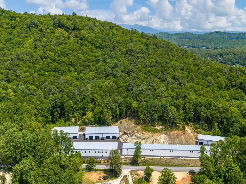 130 Speed Way Lake Toxaway NC 28747