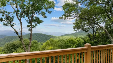 700 Silly Ridge Scaly Mountain NC 28775