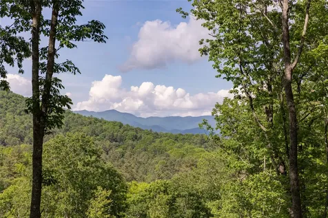 C21 Roaming Road Glenville NC 28736