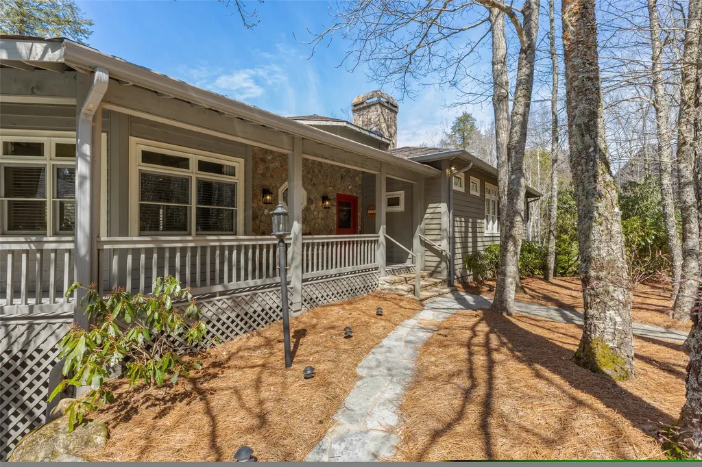 70 Lake Villas Way Highlands NC 28741