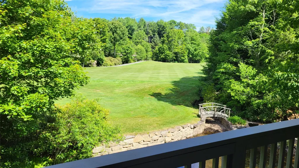 70 Lake Villas Way Highlands NC 28741