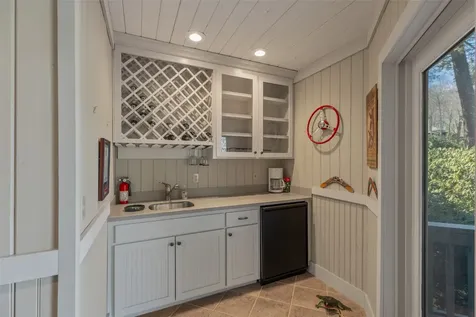 70 Lake Villas Way Highlands NC 28741