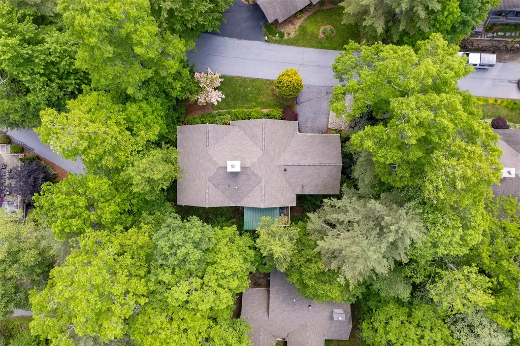 11 Woodlily Way Highlands NC 28741
