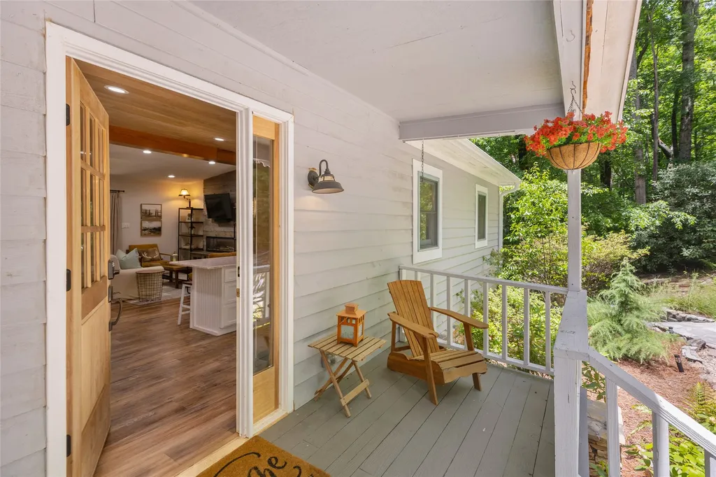 2092 West Christy Trail Sapphire NC 28774