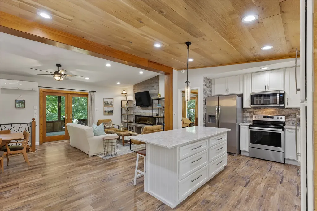 2092 West Christy Trail Sapphire NC 28774