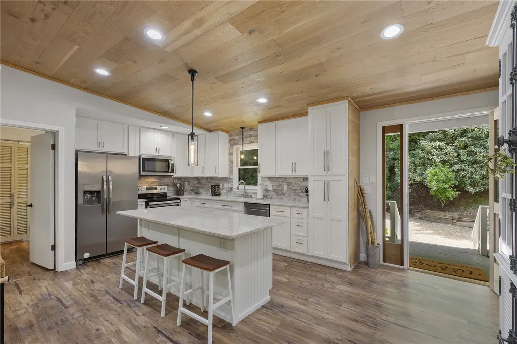 2092 West Christy Trail Sapphire NC 28774