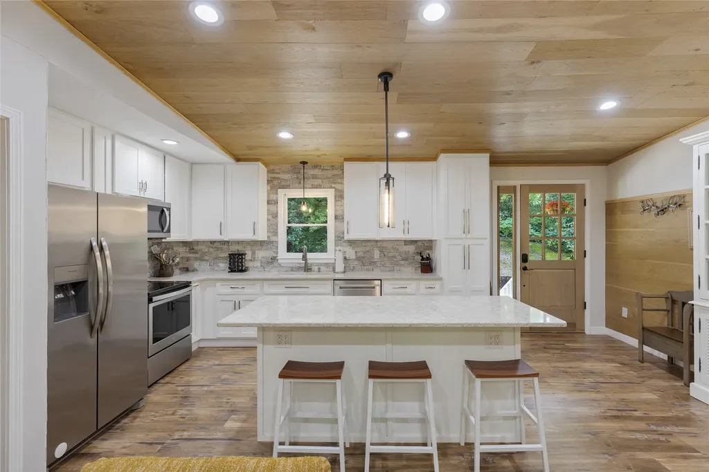2092 West Christy Trail Sapphire NC 28774