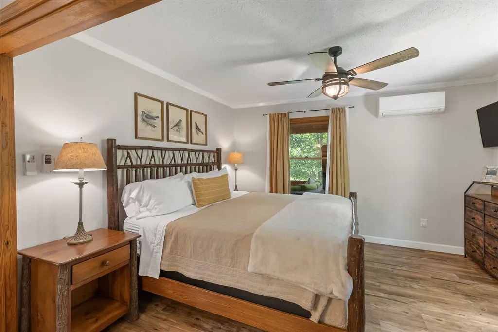2092 West Christy Trail Sapphire NC 28774