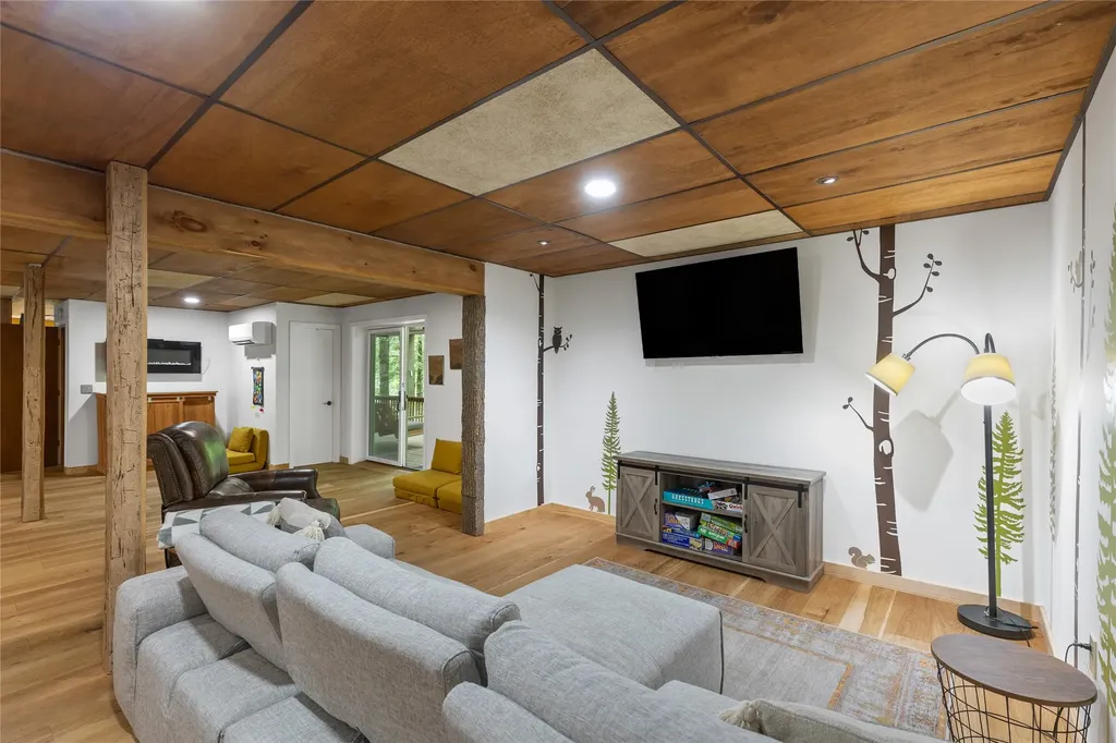 2092 West Christy Trail Sapphire NC 28774